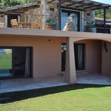 Holiday Homes In Pantogia 35921 度假居
